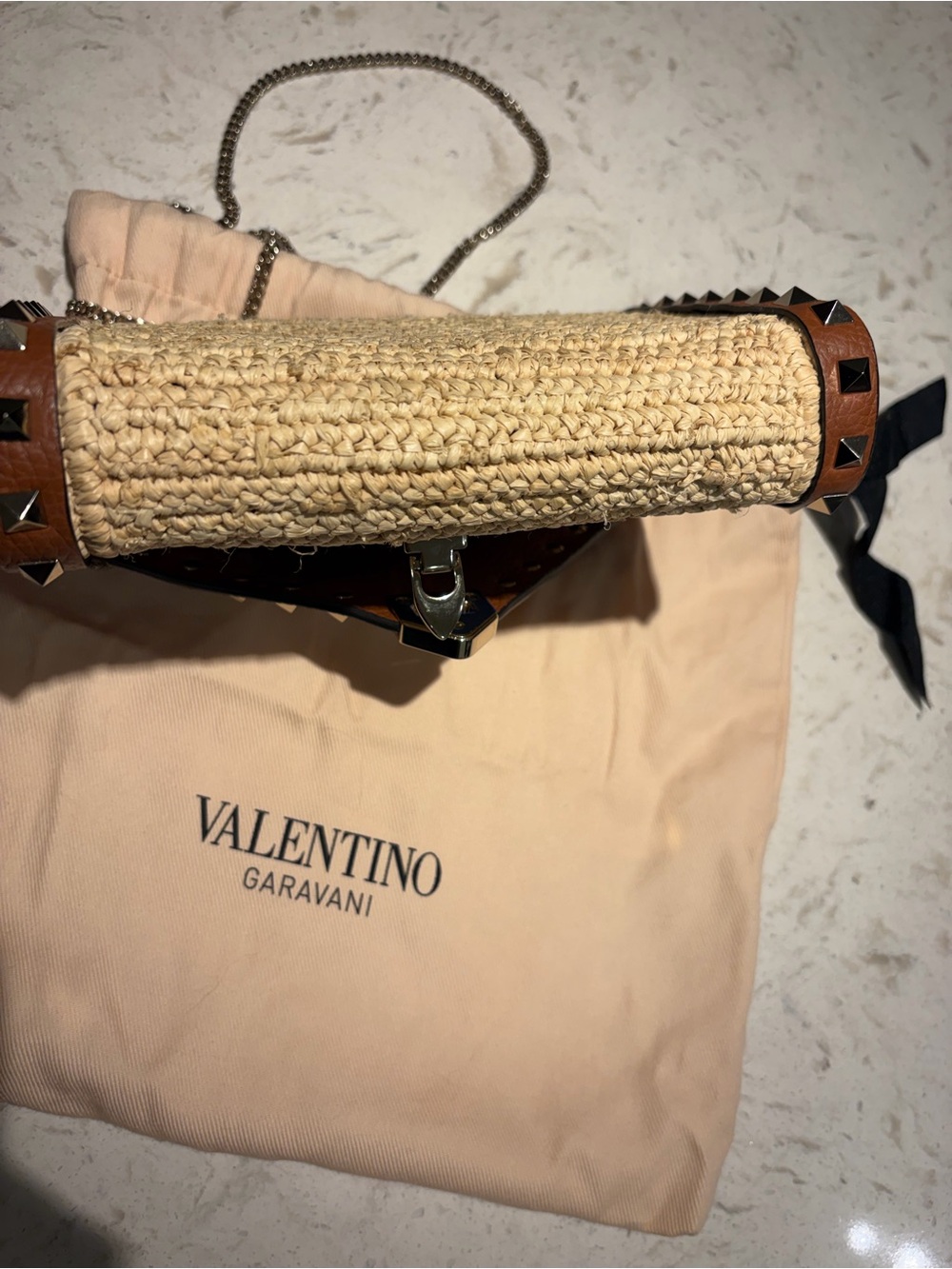 Valentino Garavani Beige Straw and Brown Rockstud crossbody - Picture 5 of 8